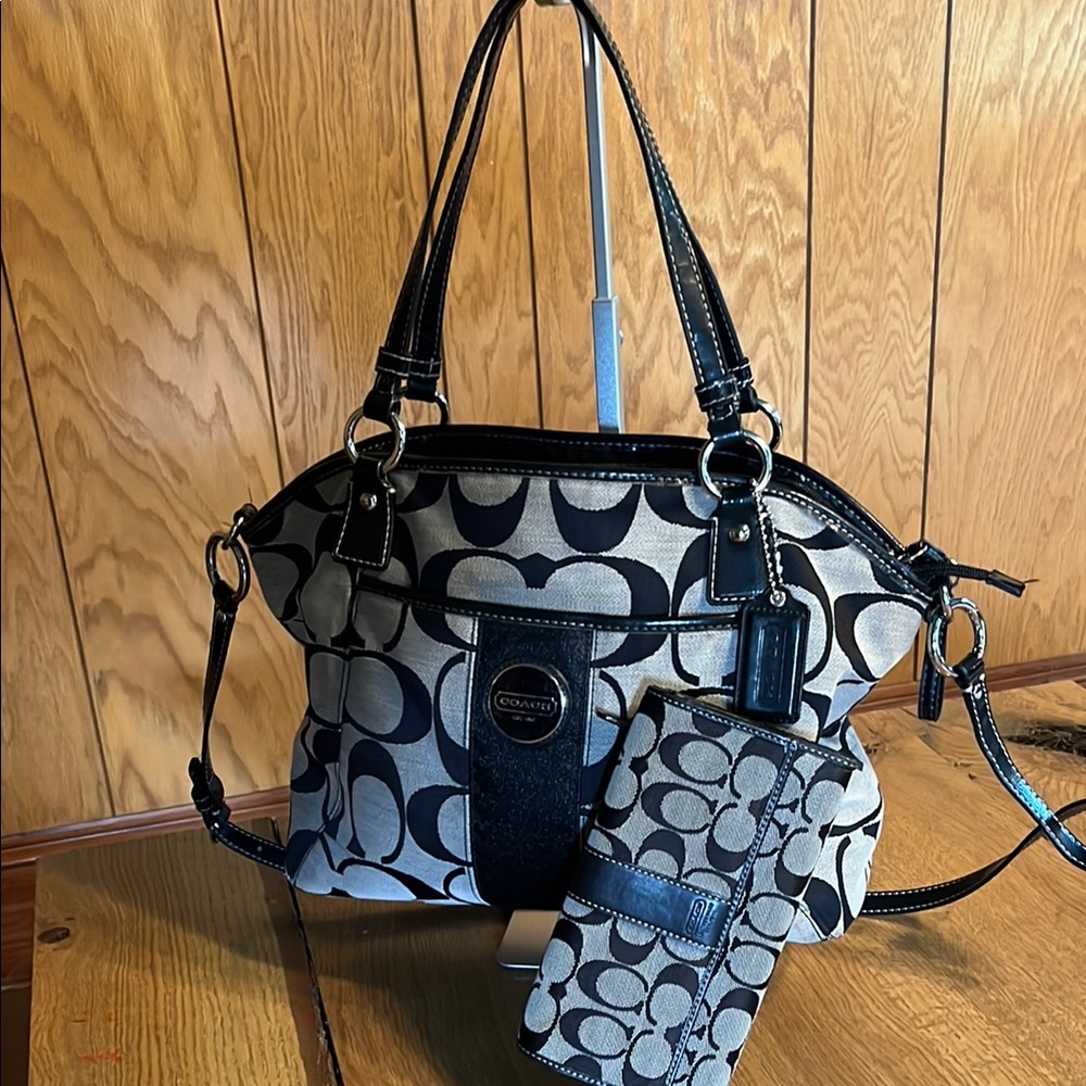 Coach Black and Tan Shoulder Bag Signature Design